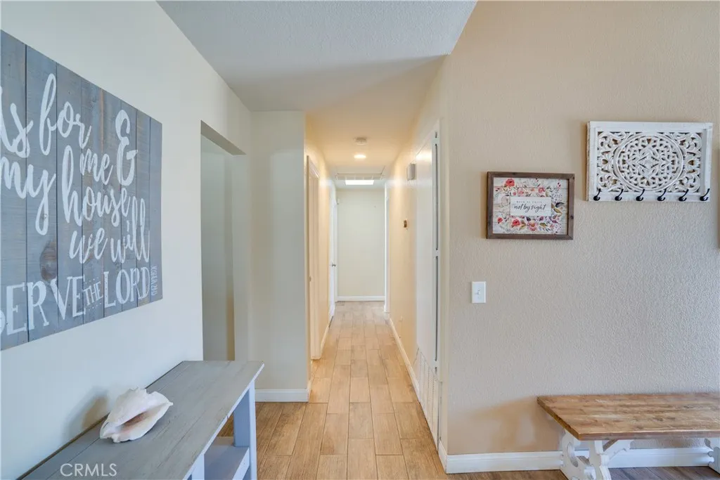18825 Mariposa Avenue, Riverside, California 92508 home-pic-22