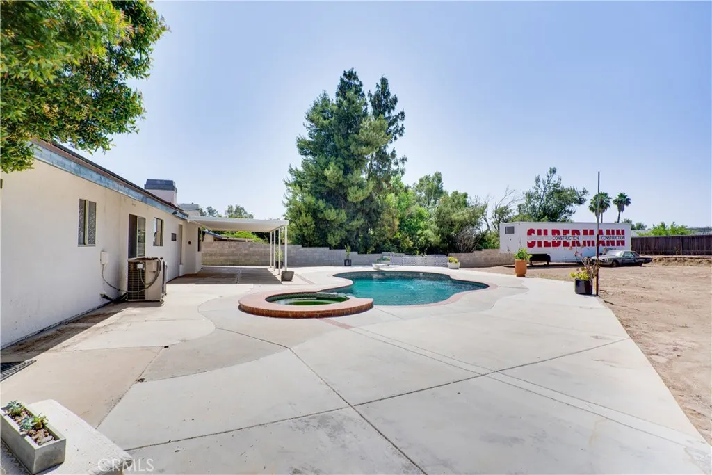 18825 Mariposa Avenue, Riverside, California 92508 home-pic-12