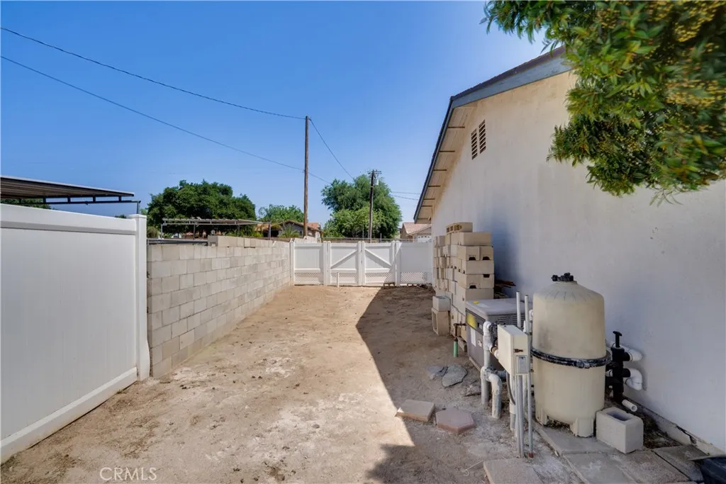 18825 Mariposa Avenue, Riverside, California 92508 home-pic-10