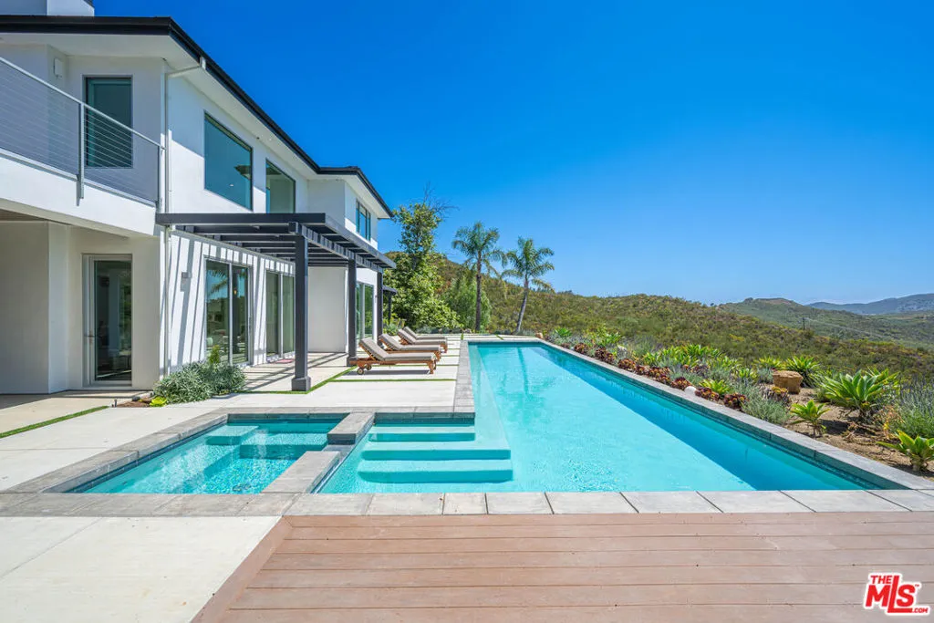 33303 Hassted Drive, Malibu, California 90265, 4 Bedrooms Bedrooms, ,4 BathroomsBathrooms,Residential Lease,For Rent,Hassted,25555121