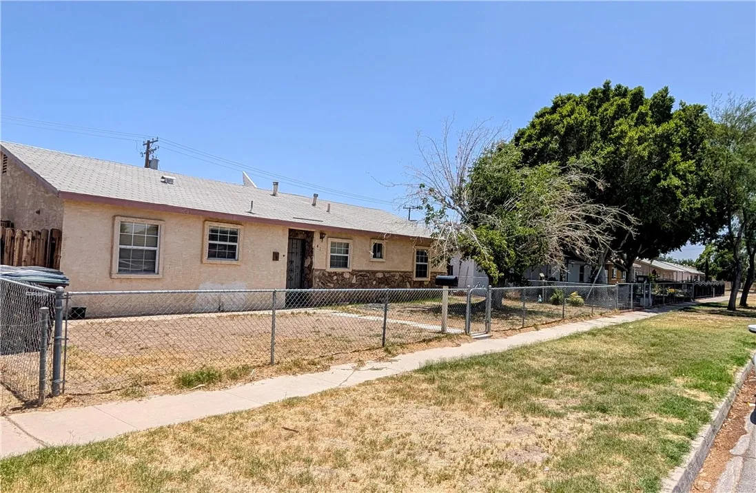410 N Lovekin Boulevard, Blythe, California 92225 home-pic-0
