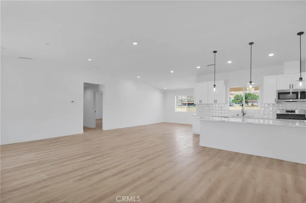 24617 Pala Road, Apple Valley, California 92307 home-pic-8