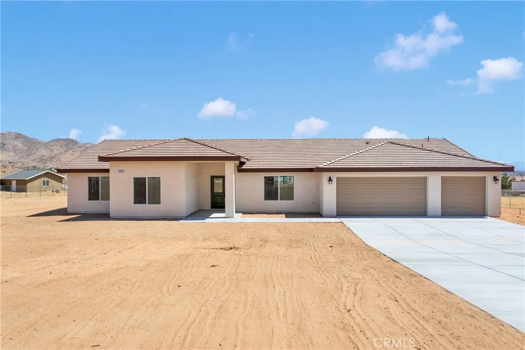 24617 Pala Road, Apple Valley, California 92307 home-pic-0