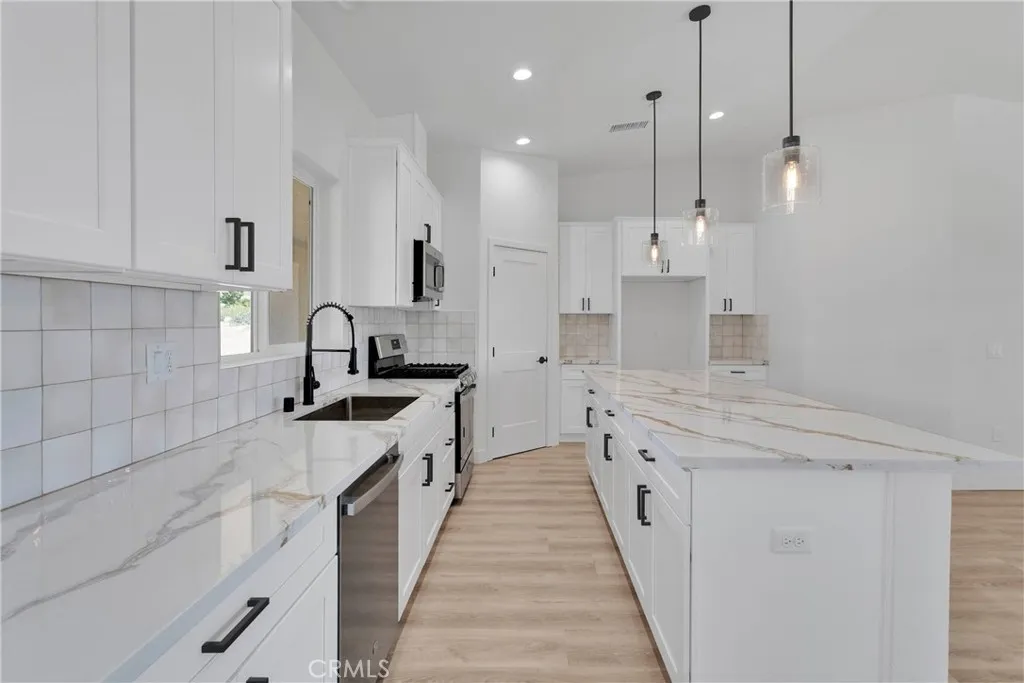 24617 Pala Road, Apple Valley, California 92307 home-pic-7