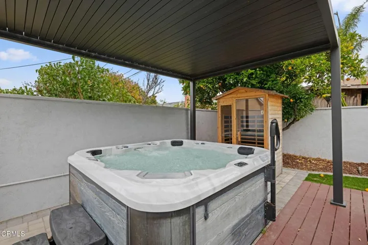 17 - Hot Tub & Sauna