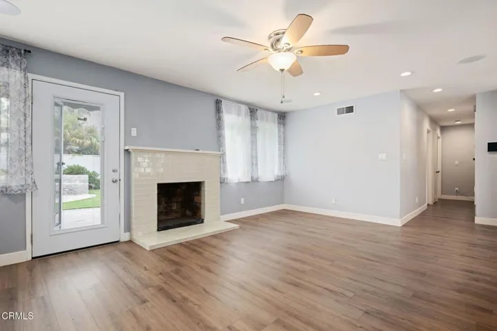07 - Living Room