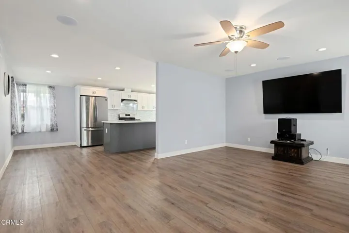 08 - Living Room