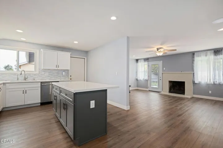 10 - Kitchen