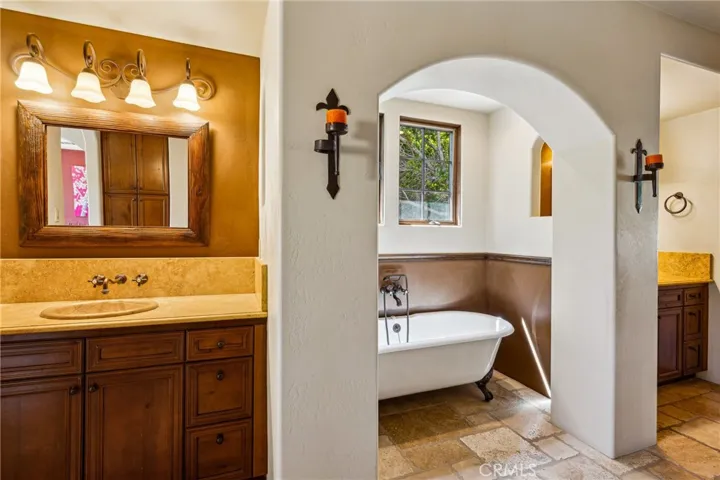 935 Isabella Way, San Luis Obispo, California 93405