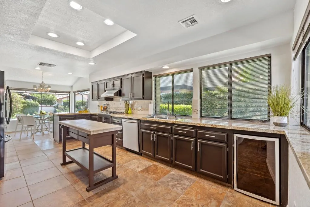 44130 Tahoe Circle, Indian Wells, California 92210 home-pic-5