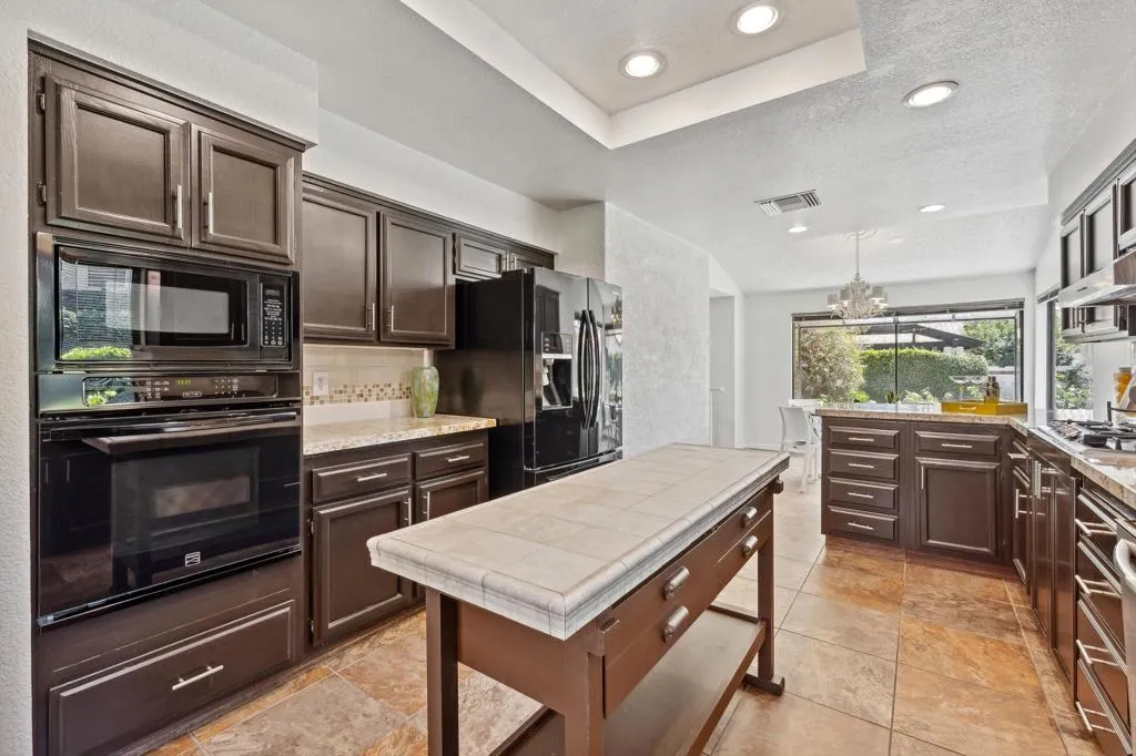 44130 Tahoe Circle, Indian Wells, California 92210 home-pic-7