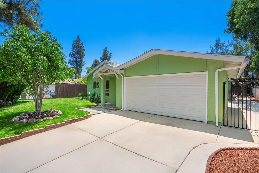 11863 Vanport Avenue, Sylmar, California 91342, 5 Bedrooms Bedrooms, ,4 BathroomsBathrooms,Residential,For Sale,Vanport,SR25139614