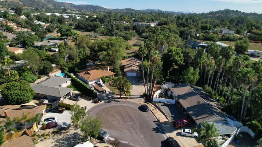 1210 Dolphin Circle, Vista, California 92084