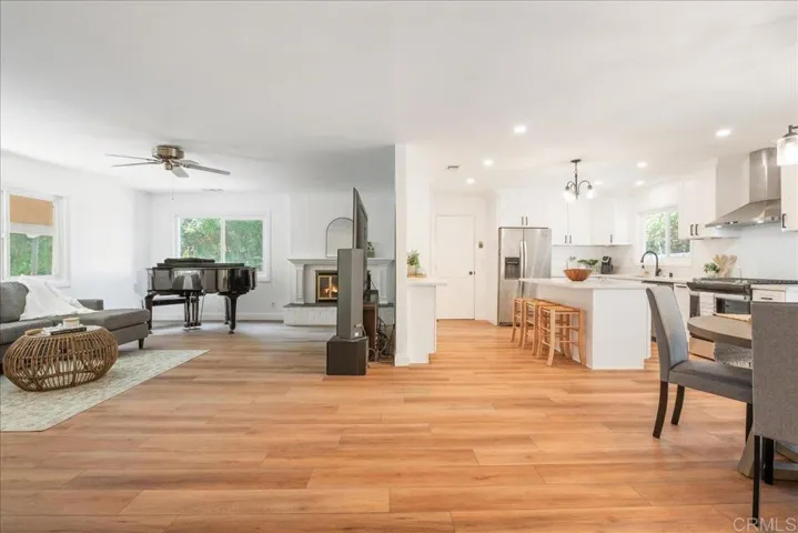 1210 Dolphin Circle, Vista, California 92084