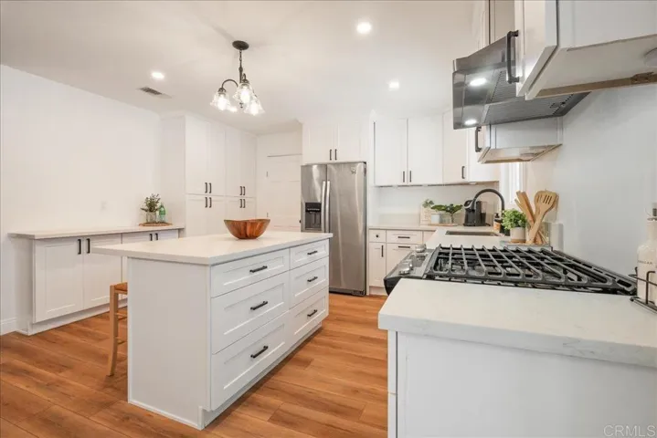 1210 Dolphin Circle, Vista, California 92084