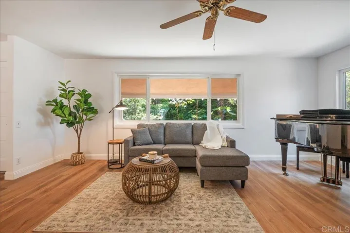 1210 Dolphin Circle, Vista, California 92084