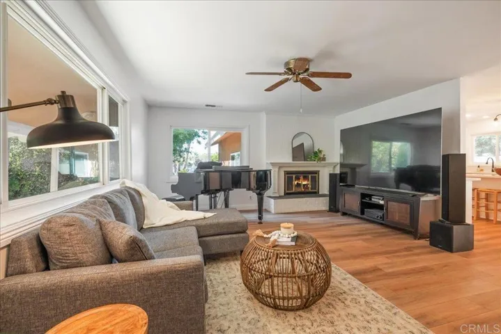 1210 Dolphin Circle, Vista, California 92084