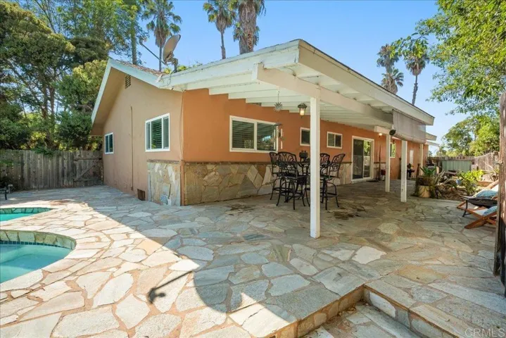 1210 Dolphin Circle, Vista, California 92084