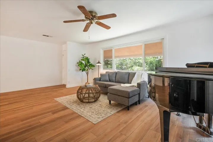 1210 Dolphin Circle, Vista, California 92084
