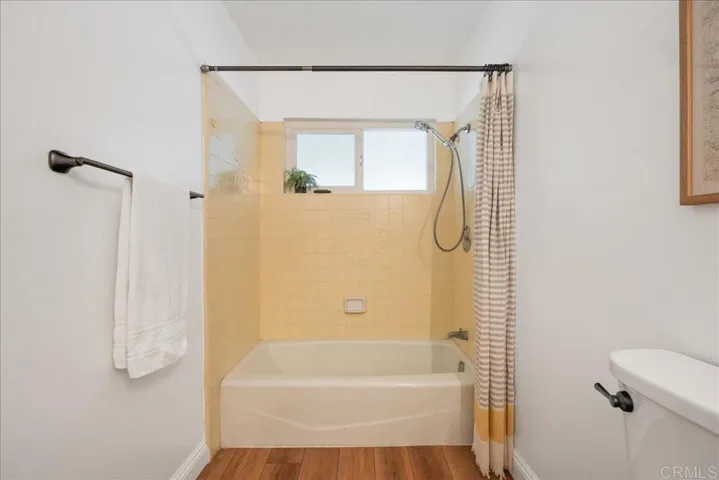 1210 Dolphin Circle, Vista, California 92084