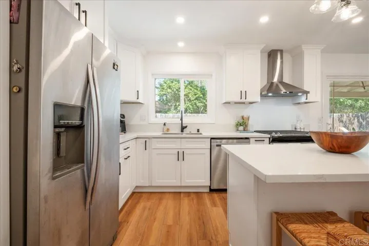 1210 Dolphin Circle, Vista, California 92084