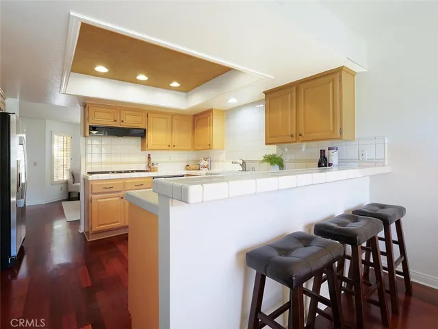 Kitchen with Breakfast Counter