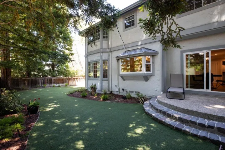 4 Woodleaf Avenue, Redwood City, California 94061