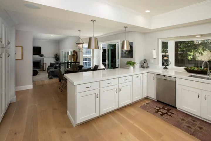 4 Woodleaf Avenue, Redwood City, California 94061