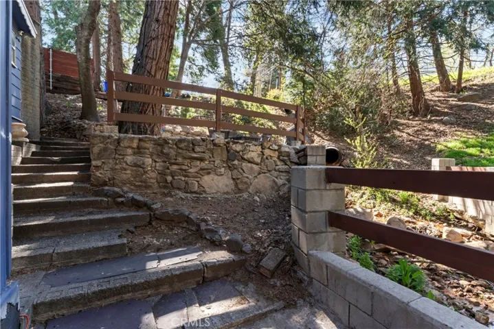 407 Dart Canyon Road, Crestline, California 92325