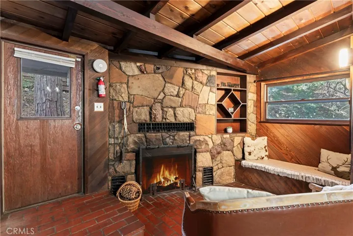407 Dart Canyon Road, Crestline, California 92325