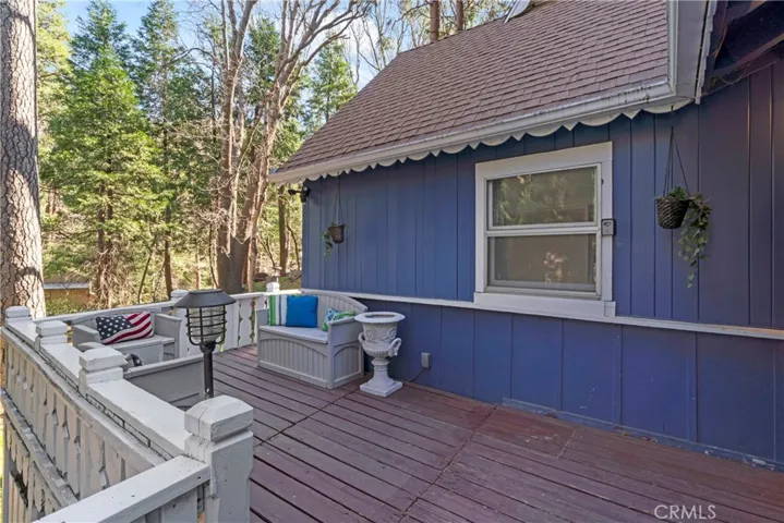 407 Dart Canyon Road, Crestline, California 92325