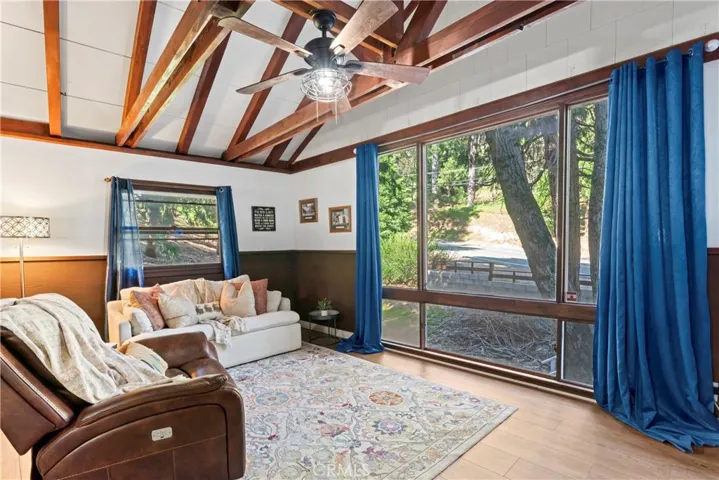 407 Dart Canyon Road, Crestline, California 92325