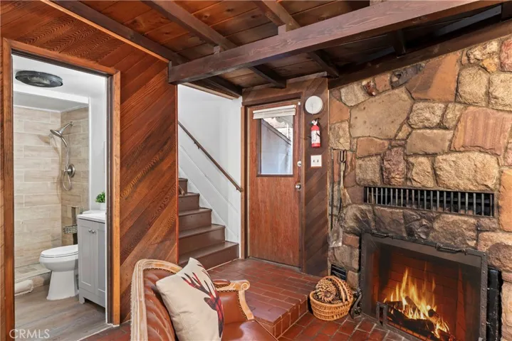 407 Dart Canyon Road, Crestline, California 92325