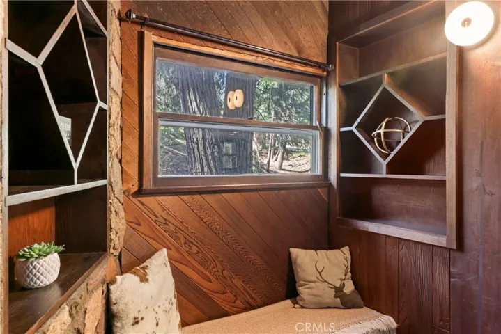 407 Dart Canyon Road, Crestline, California 92325