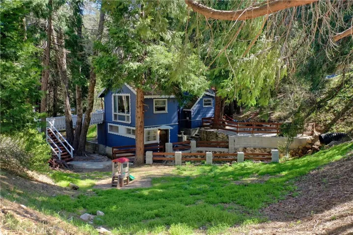 407 Dart Canyon Road, Crestline, California 92325