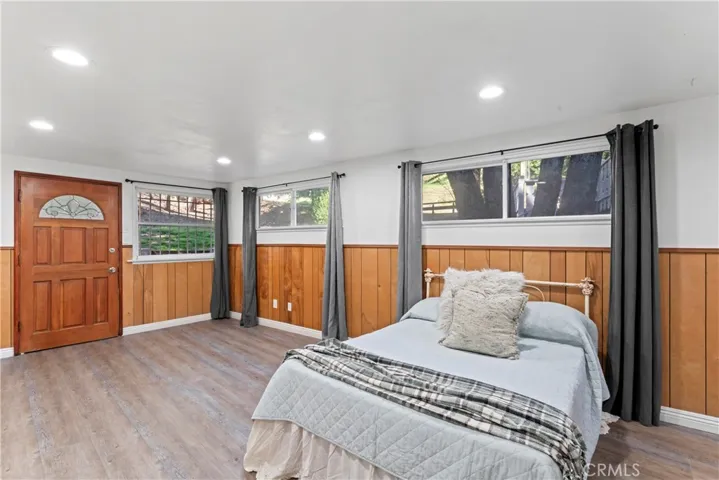 407 Dart Canyon Road, Crestline, California 92325