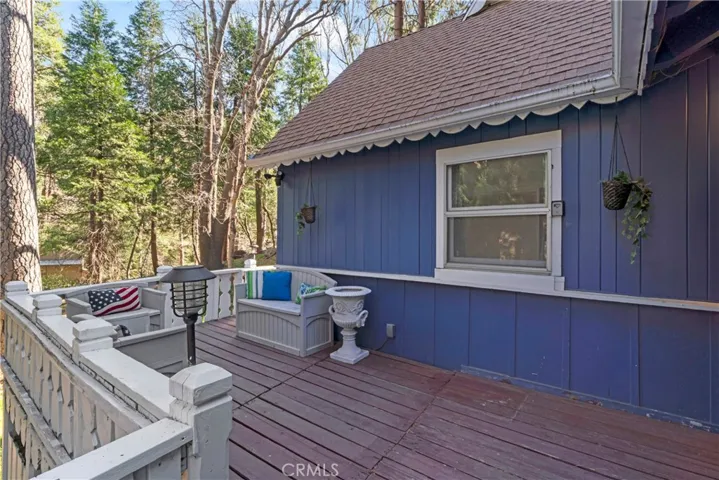 407 Dart Canyon Road, Crestline, California 92325