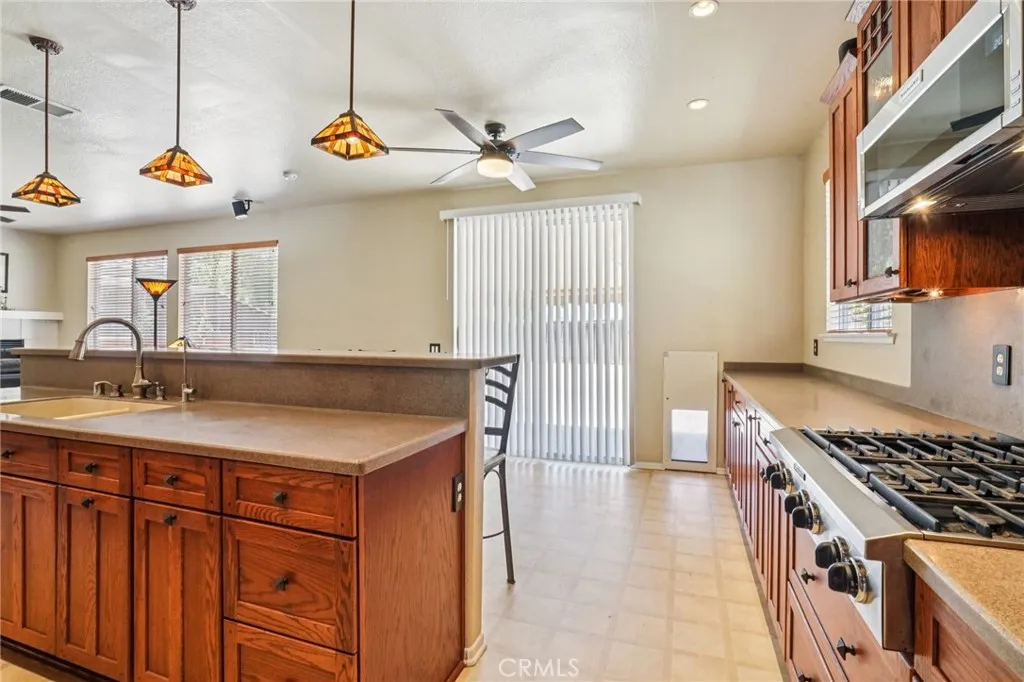 19138 Kangnam Road, Riverside, California 92508 home-pic-10