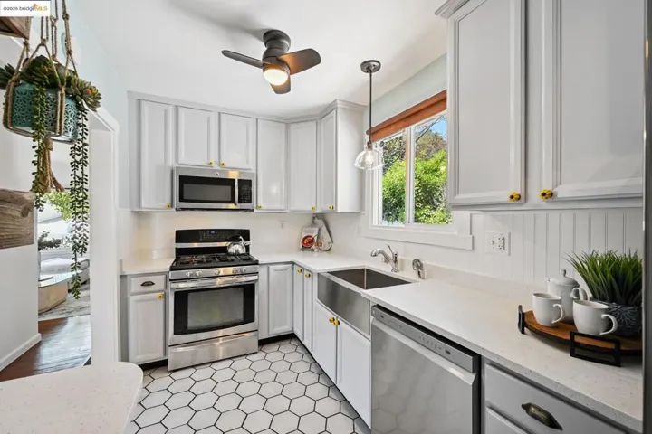 3316 Coolidge Ave, Oakland, California 94602