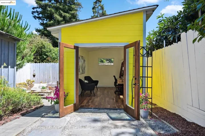 3316 Coolidge Ave, Oakland, California 94602