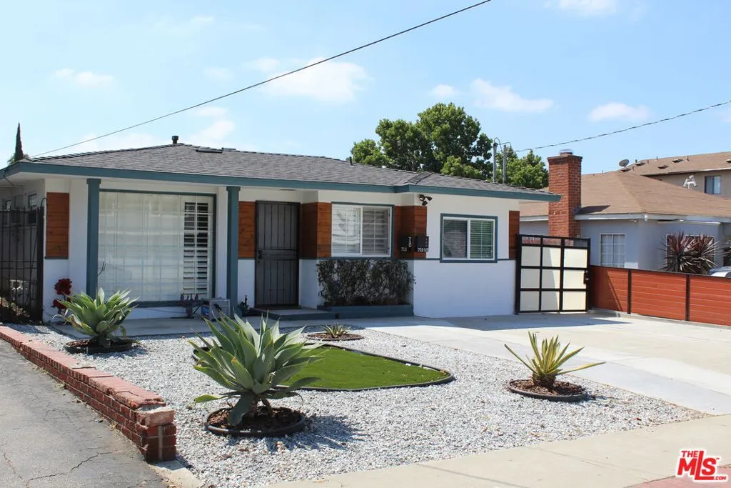 710 Venice Way 1-2, Inglewood, California 90302, 3 Bedrooms Bedrooms, ,3 BathroomsBathrooms,Residential Income,For Sale,Venice,25555925
