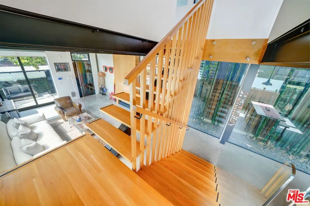 232 Grand Boulevard, Venice, California 90291 home-pic-16