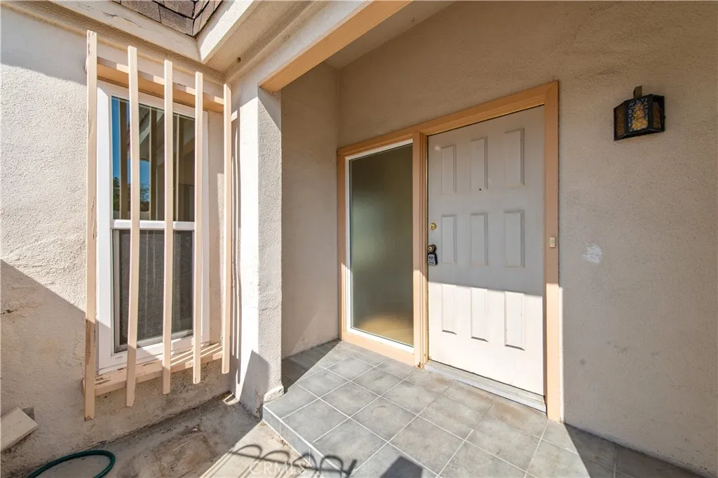 24 Queens Wreath Way, Irvine, California 92612 home-pic-1