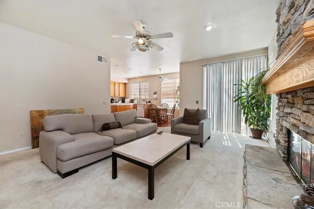 8932 Mesa Oak Drive, Riverside, California 92508 home-pic-12