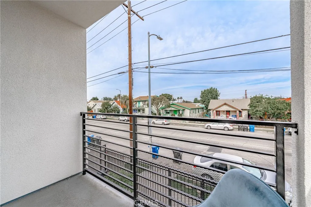 232 E Gage Avenue A, Los Angeles, California 90003 home-pic-40