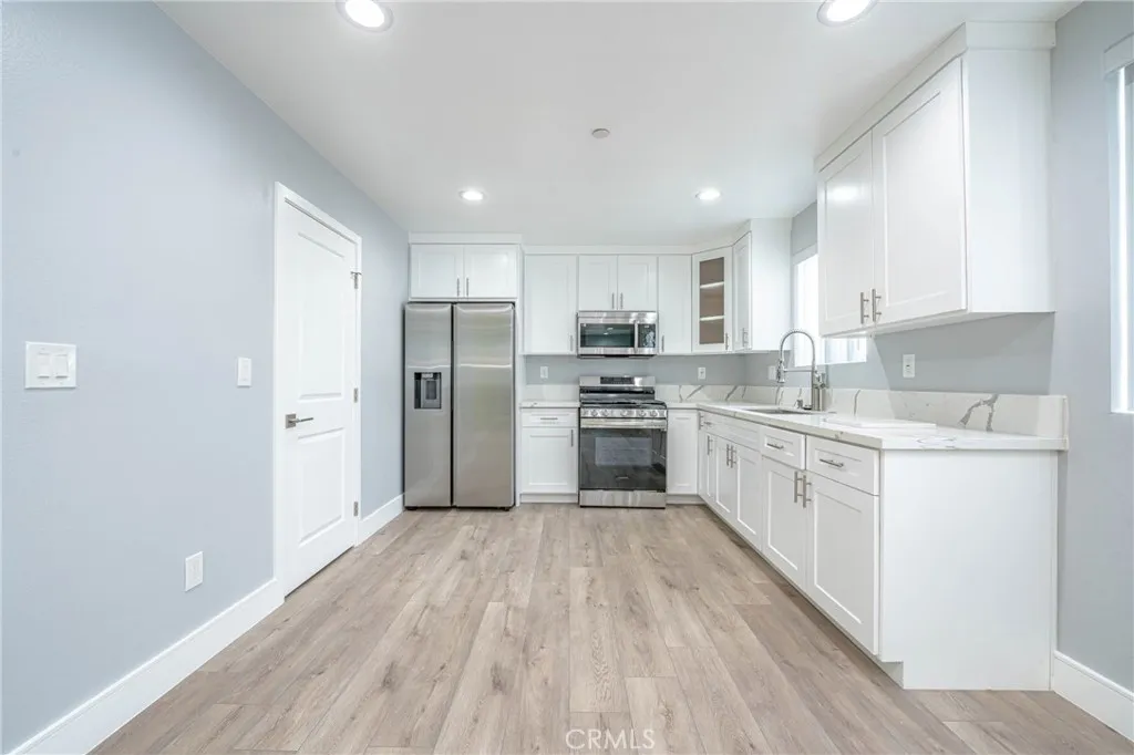 232 E Gage Avenue A, Los Angeles, California 90003 home-pic-60