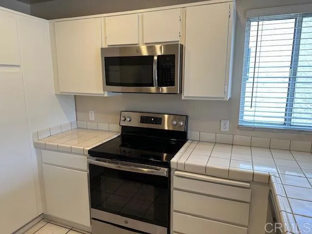 930 Via Mil Cumbres, Solana Beach, California 92075