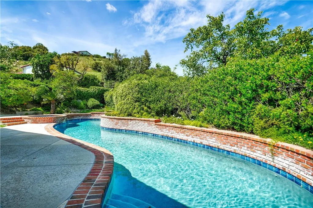 23415 Park Hacienda, Calabasas, California 91302 home-pic-37