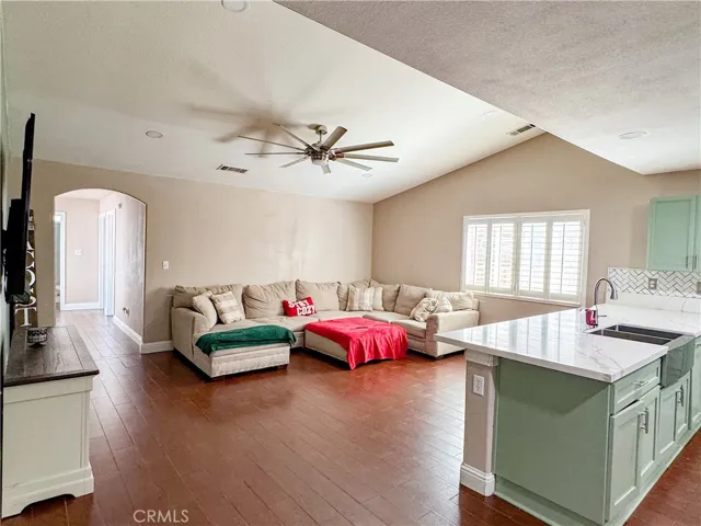 2618 Casa Serena Drive, Delano, California 93215