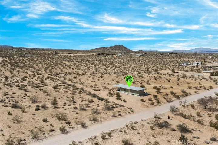 2570 N Deer Trail, Landers, California 92285